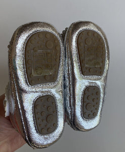 Angel's Face baby girl size EUR 18/US 3 silver bow Mary Jane shoes, BNWT