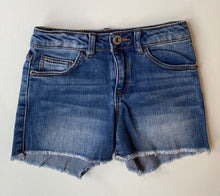 Load image into Gallery viewer, Zara kids girls size 6 blue denim jeans cut-off shorts, VGUC
