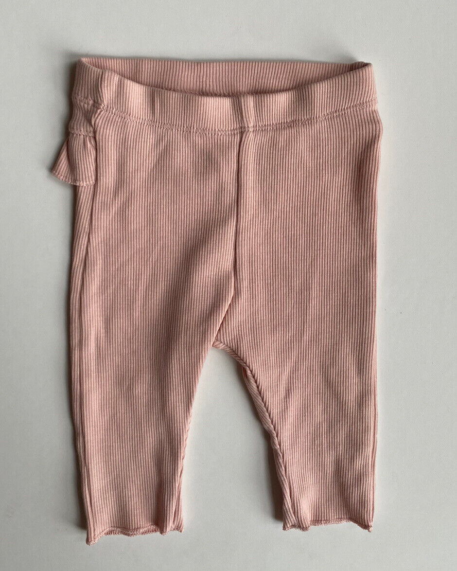 H&M baby girl size newborn pink ribbed ruffle leggings pants, EUC