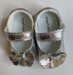 Angel's Face baby girl size EUR 18/US 3 silver bow Mary Jane shoes, BNWT