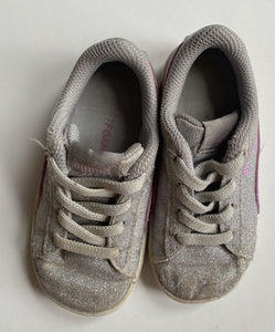 Puma kids girls toddler size UK 5 EUR 22 silver glitter pull on sneakers GUC