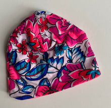 Load image into Gallery viewer, Bonds baby girl size S (0-6 months) pink floral beanie hat, EUC
