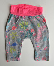 Load image into Gallery viewer, Bonds baby girl size 0-3 months grey neon pink floral leggings pants, VGUC
