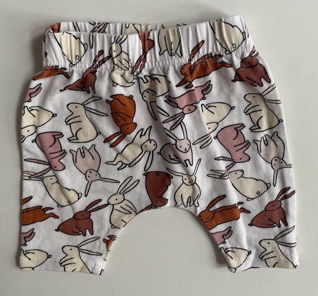 Baby Berry baby size newborn white leggings pants brown bunnies Easter, VGUC