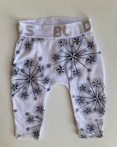 Bonds baby size 0-3 months white black silver stars stretch leggings pants, VGUC