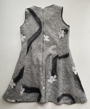 Load image into Gallery viewer, Mini Raxevsky kids girls size 6 years grey knit sleeveless dress flowers
