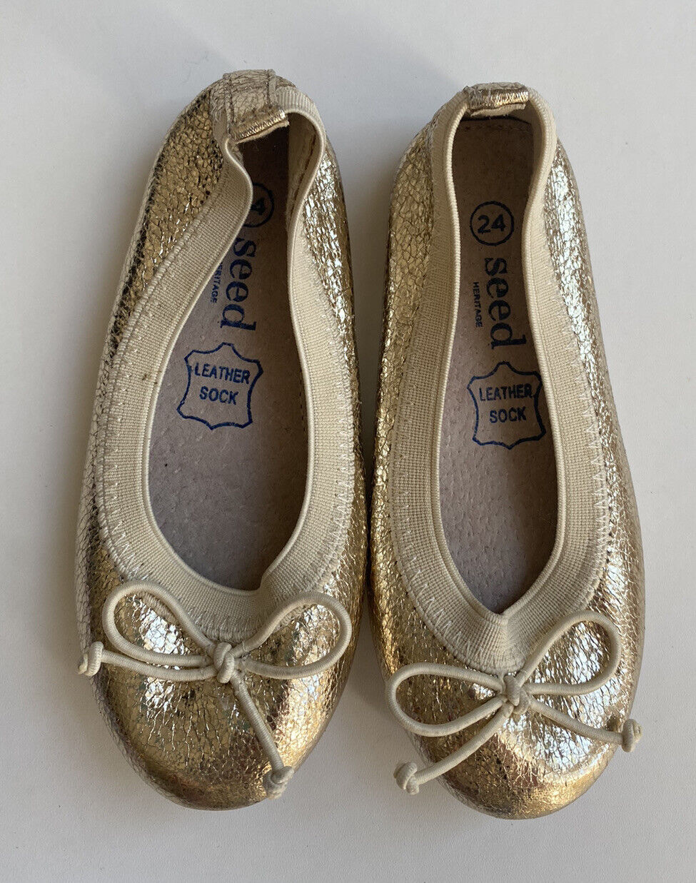 Seed kids girls size 24 gold ballet flat shoes bow leather, EUC