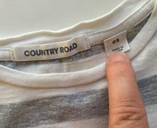 Load image into Gallery viewer, Country Road kids girls size 5 grey white stripe cropped t-shirt, VGUC
