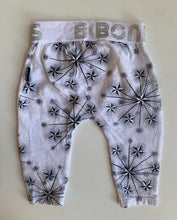 Load image into Gallery viewer, Bonds baby size 0-3 months white black silver stars stretch leggings pants, VGUC
