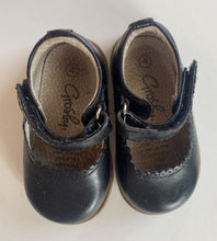 Load image into Gallery viewer, Grosby kids toddler girls size 4 black mary jane shoes, VGUC
