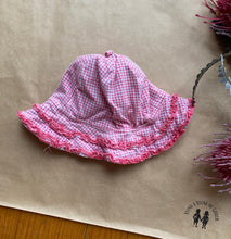 Load image into Gallery viewer, Pumpkin Patch baby girl approx. 0-6 months pink check frill sun hat, VGUC
