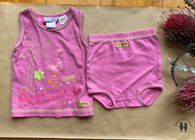 Load image into Gallery viewer, Baby Kids baby girl size 00 pink singlet bloomers set Summer flamingoes, VGUC
