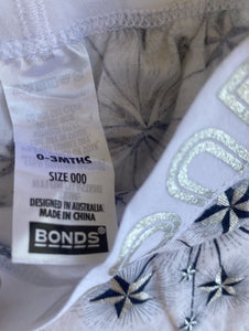 Bonds baby size 0-3 months white black silver stars stretch leggings pants, VGUC