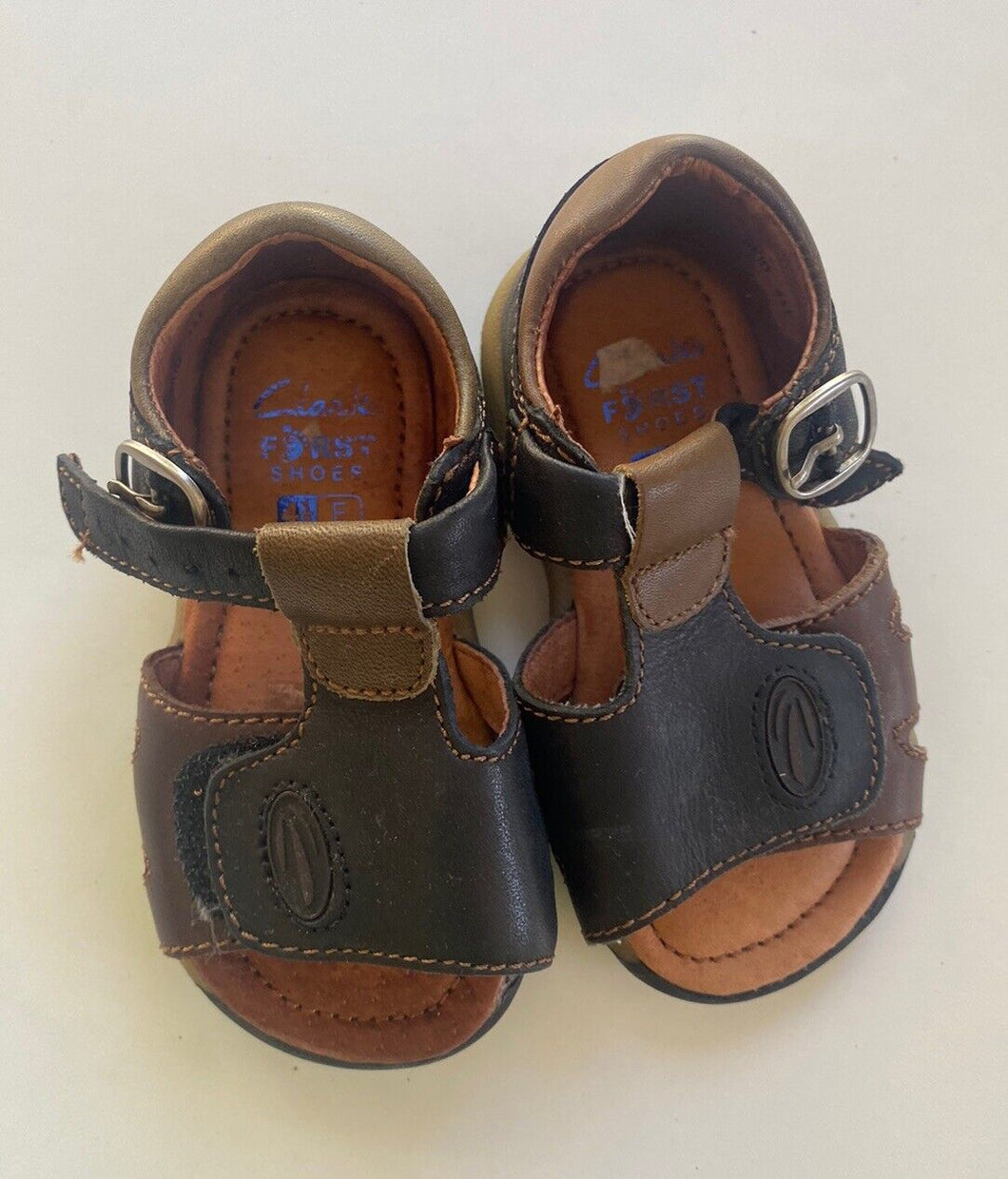 Clarks kids toddler size 4.5 brown black leather sandals shoes buckle, VGUC