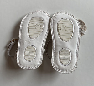 Seed baby girl size 3-6 months white sandal shoes gold flower, VGUC